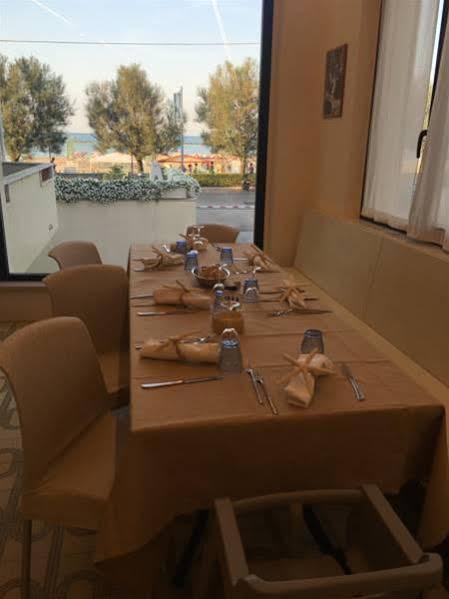 Hotel Ancore Senigallia Buitenkant foto